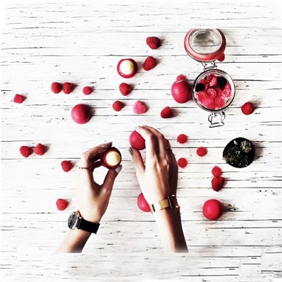 Бальзам для губ EOS Pomegranate Raspberry Гранат и Малина